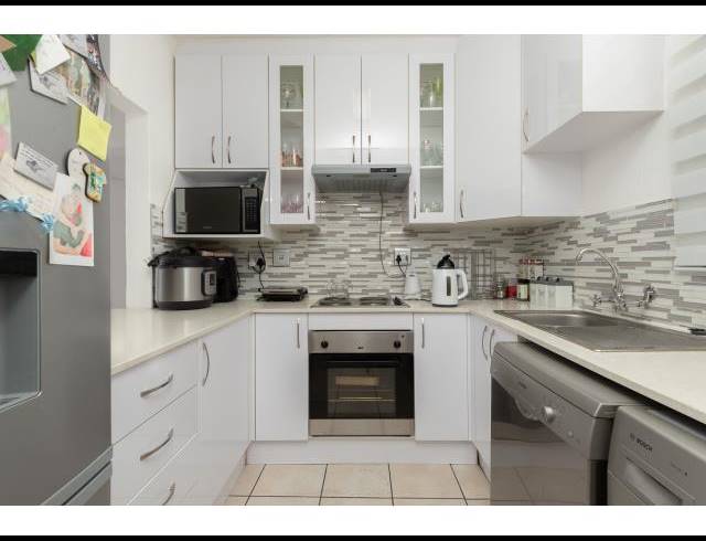 2 BEDROOM TOWNHOUSE FOR SALE IN BASSONIA